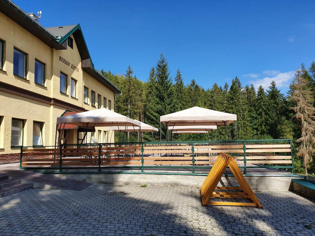 Rs Bernov Zatisi Hotel Nejdek ภายนอก รูปภาพ